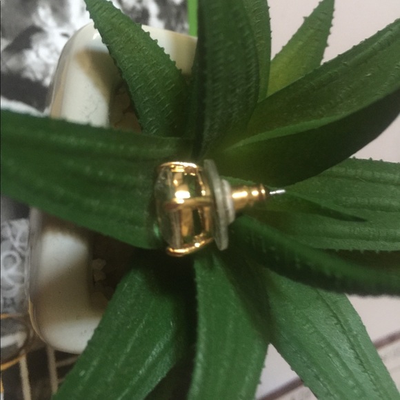 Kate Spade authentic clear stud earrings LG size - Picture 3 of 4